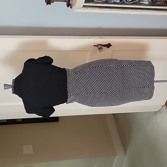 Retro Wiggle Dress - Picture 7 of 12